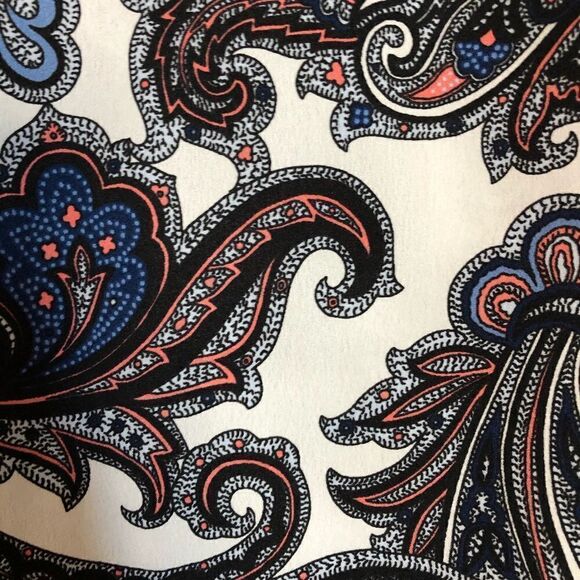 3 for $30! Ann Taylor paisley patterned tee - Picture 6 of 8